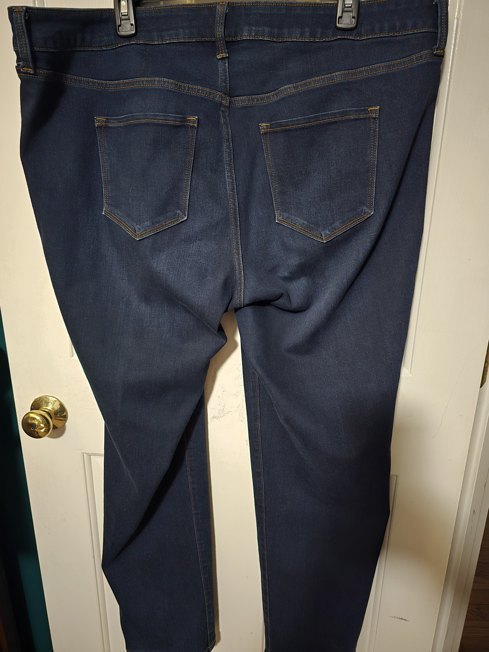 2 PAIRS - Old Navy Women's Straight Leg Mid - Rise Jeans Size 20 Plus Long - Picture 2 of 3
